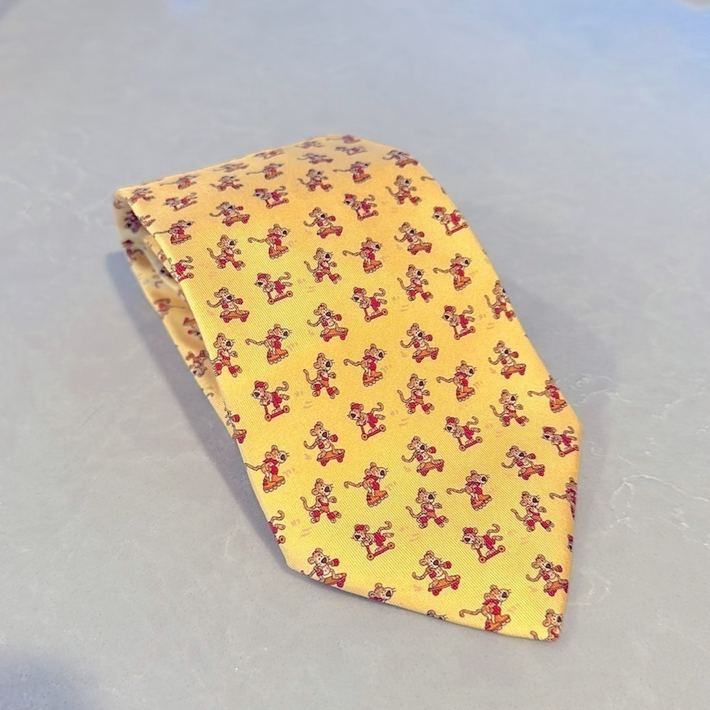 Salvatore Ferragamo baby cheetah skating silk tie in gold 100% silk $220 retail